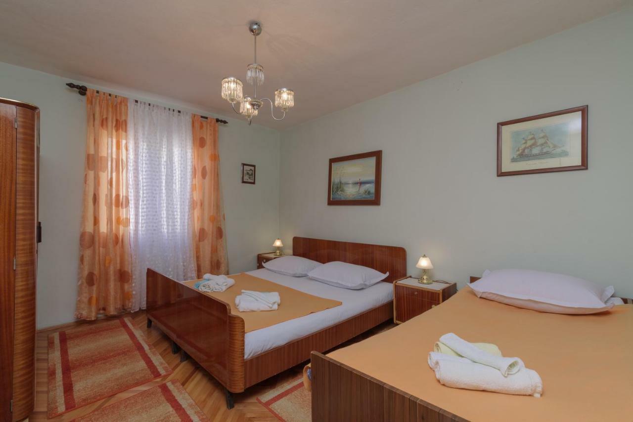 Rooms Mirjana - Centre Of Traù Esterno foto